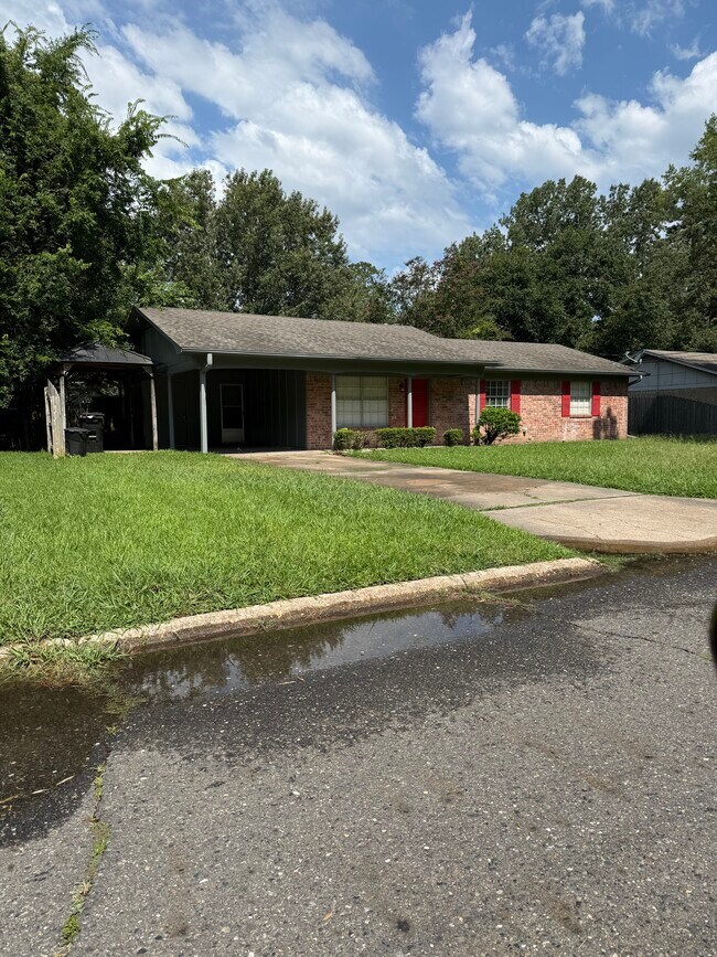 Building Photo - 3509 Greenwood Ave