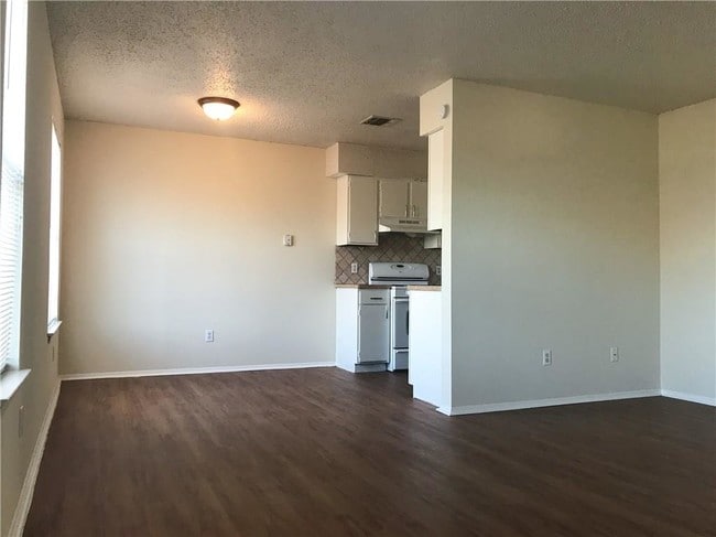 Foto del edificio - 1203 W 49th St