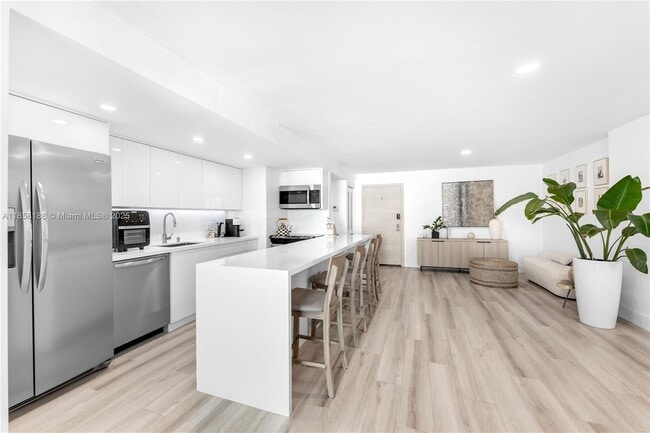 Building Photo - 2401 Collins Ave