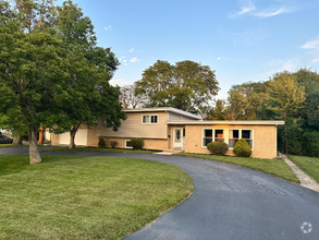 Building Photo - 104 Graymoor Ln