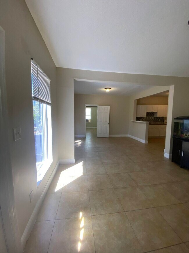 Building Photo - 3721 Henry Ave