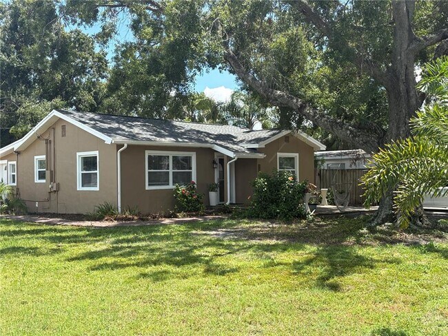 Foto del edificio - 6702 S Kissimmee St