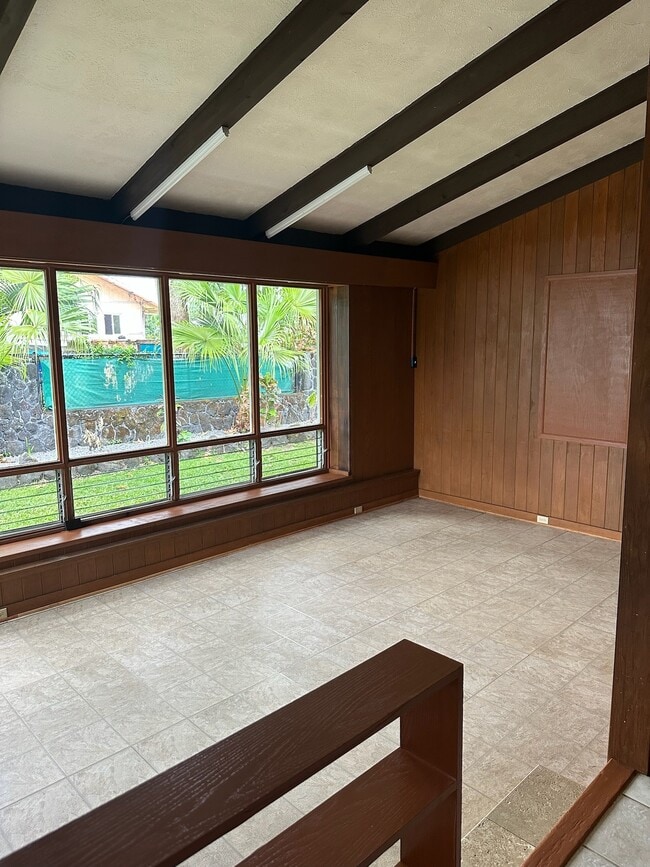 Building Photo - 655A Hinano St