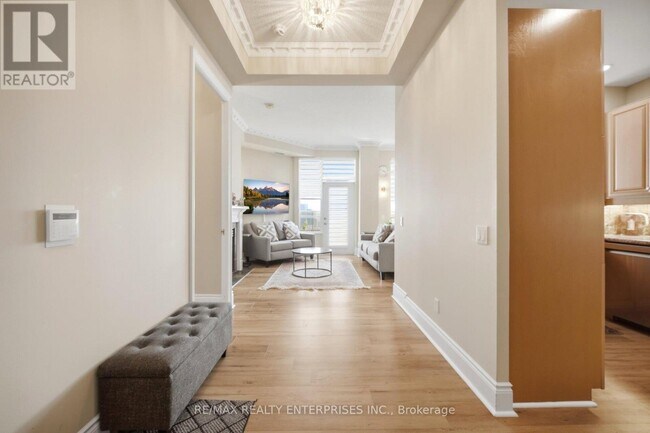 Building Photo - 35 Kingsbridge Garden Cir