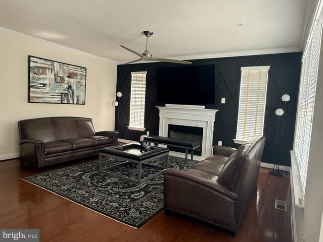 Foto del edificio - 4506 Wycliffe Ln