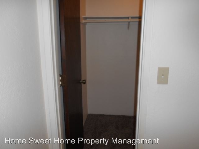 Building Photo - 1010 E Market St