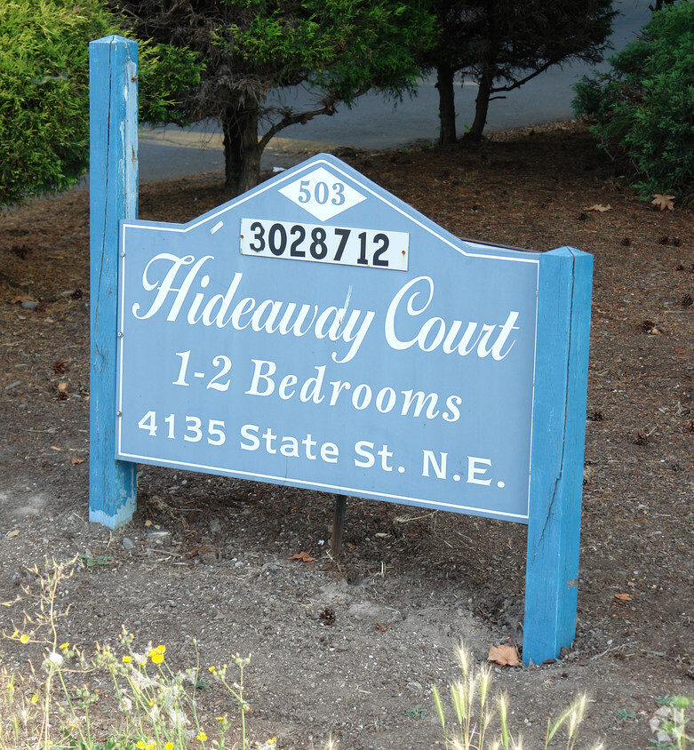 Building Photo - Hideaway Court