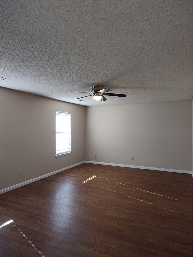 Foto del edificio - 218 Fox Run Pl