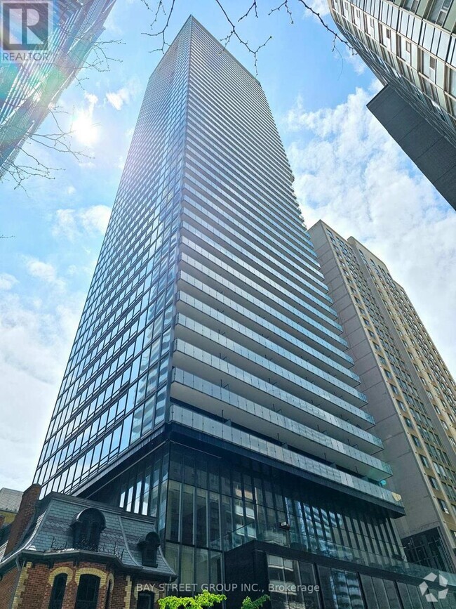 Building Photo - 15-2515 Grenville St