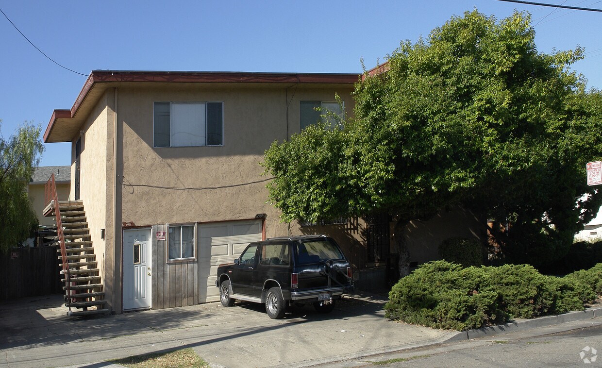 Primary Photo - 7411 Hillside St