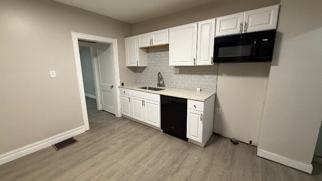 Foto del edificio - 78 E Barthman Ave