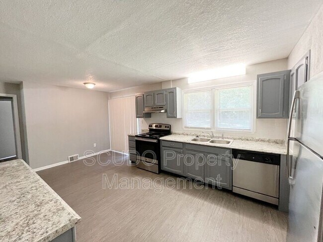 Foto del edificio - 11604 Belmont Ave
