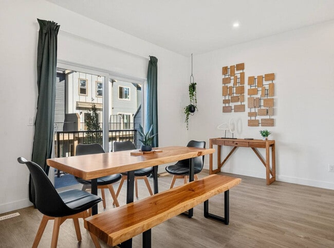 Building Photo - 2231-2281 81 St S W