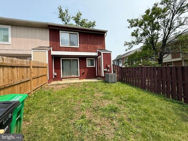 Building Photo - 12051 Hallandale Terrace