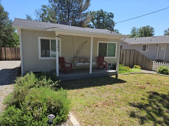 Foto del edificio - 2 bedroom 1 bath home