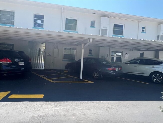 Building Photo - 525 9th Ave N
