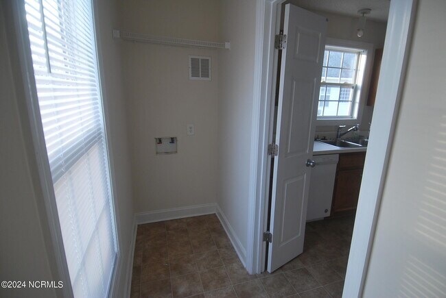Foto del edificio - 419 Branchwood Dr