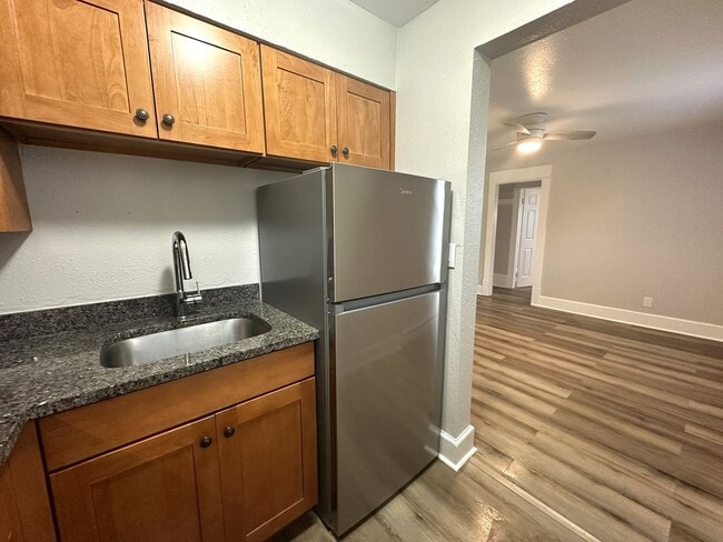 Foto del edificio - 2317 Grand Ave