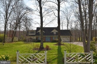 Building Photo - 124 Lakeland Dr