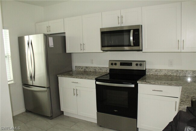 Building Photo - 912 SW 39th Terrace