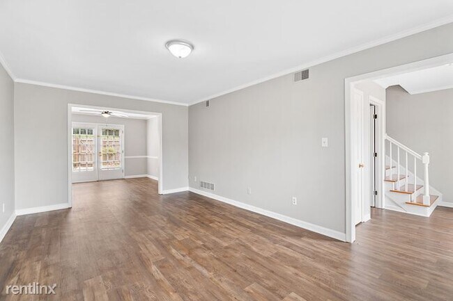 Foto del edificio - 3 br, 2.5 bath House - 4827 Tower Rd Apt B