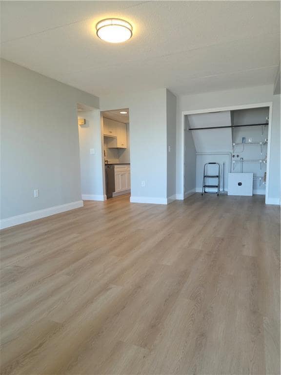 Building Photo - 20 America Way