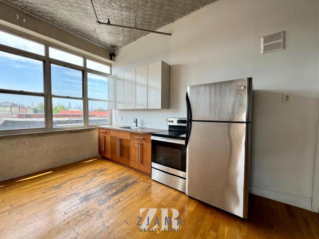 Foto principal - 2 bedroom in Brooklyn NY 11237