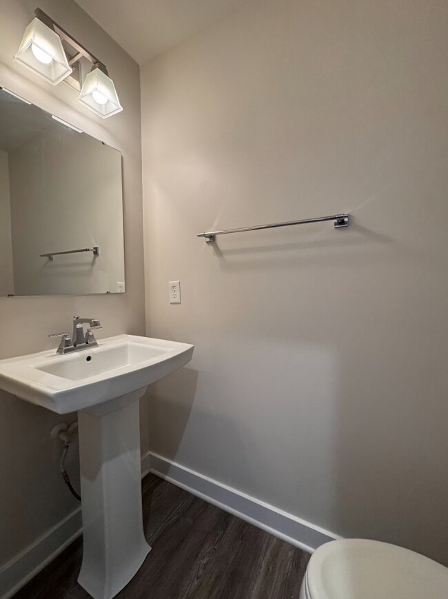 Building Photo - Beautiful Simpsonville Home with Modern Comfort & Space!