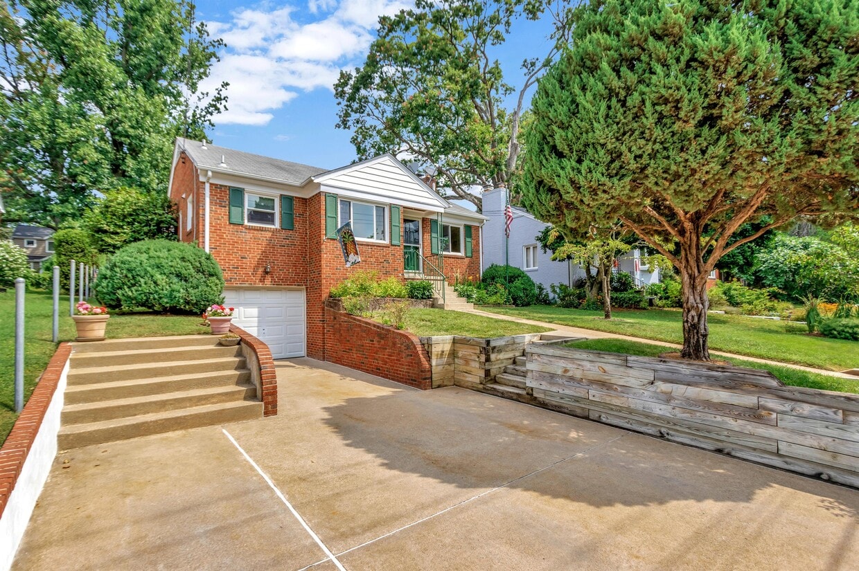 5981 Wilson Blvd, Arlington, VA 22205 House Rental in Arlington, VA