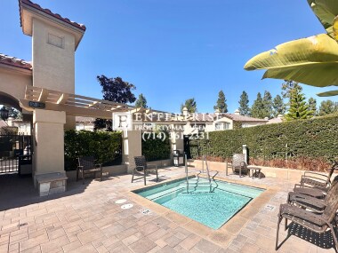 Foto del edificio - Move-In Ready Gem: Fully Updated 2-Bedroom Home in Aliso Viejo