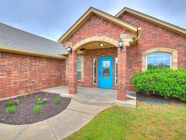 Building Photo - 2121 Mill Creek Way