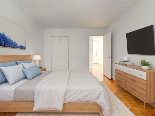 Building Photo - Place Concorde