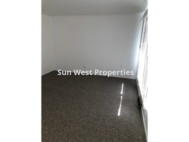 Foto del edificio - 3204 N Dustin Ave