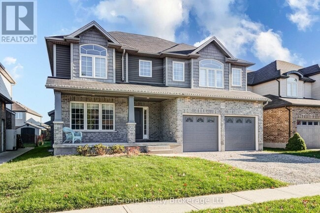 Building Photo - 722 Normandy Dr
