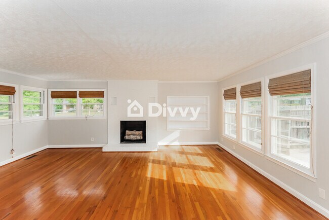 Building Photo - 622 Grandview Dr, Griffin, GA 30224, USA