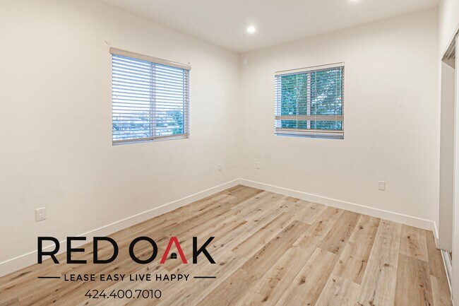 Foto del edificio - 5652 Farmdale Ave