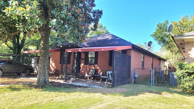 Foto del edificio - Adorable Bungalow in the heart of Memphis