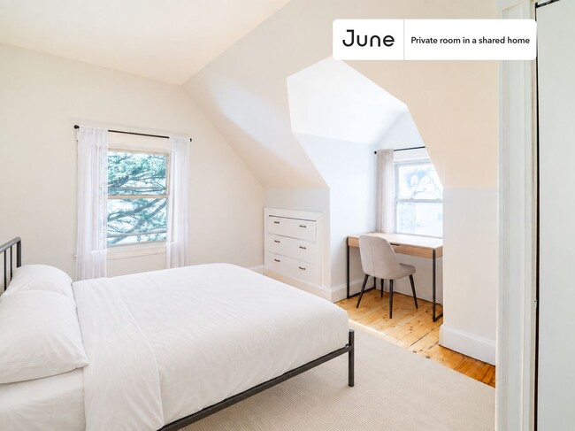 Building Photo - Room in Shared 7 bed/2 bath home in Brighton