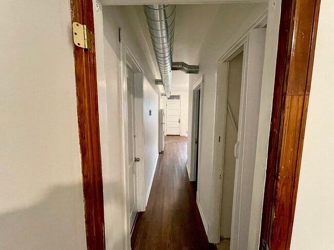 Building Photo - 4045 S Richmond St