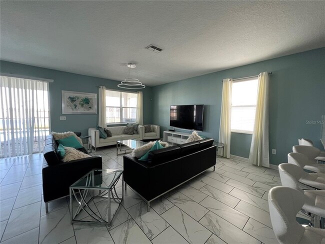 Foto del edificio - 1525 Flange Dr