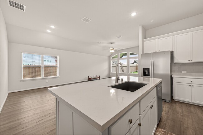 Foto del edificio - 6123 Severson Lake Ct