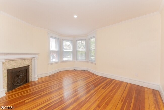 Building Photo - 228 Van Buren St