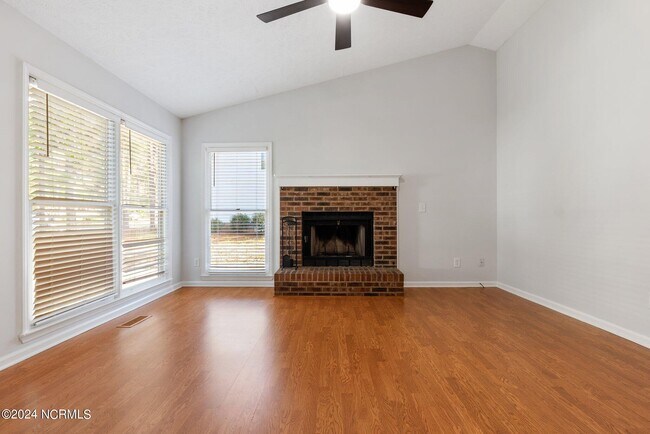 Building Photo - 1450 Longleaf Dr E