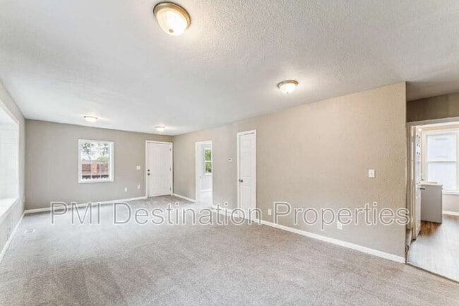Foto del edificio - 4041 Ruby Ave
