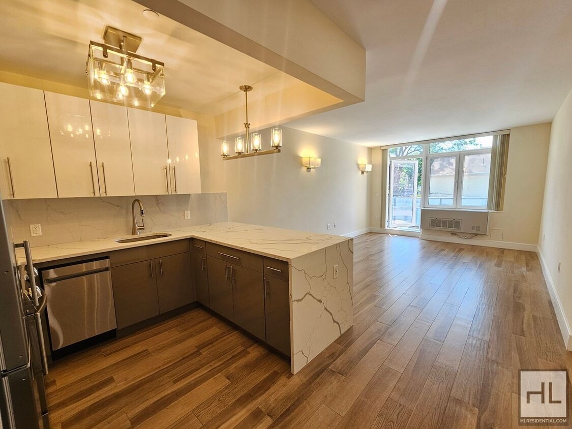 Primary Photo - Modern 1-Bedroom with Balcony in Prime Nor...