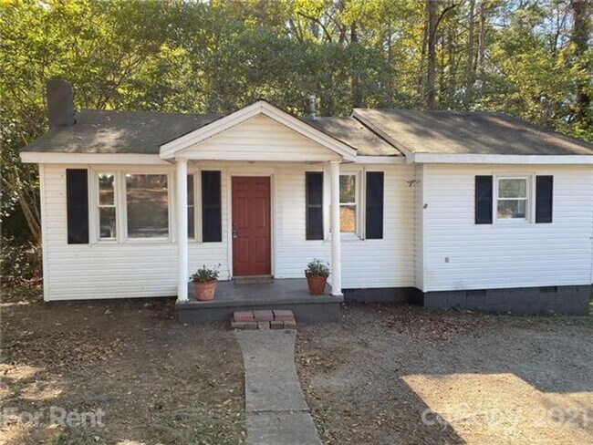 Building Photo - Belmont Bungalow  close to everything