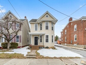 Building Photo - 136 N Potomac St