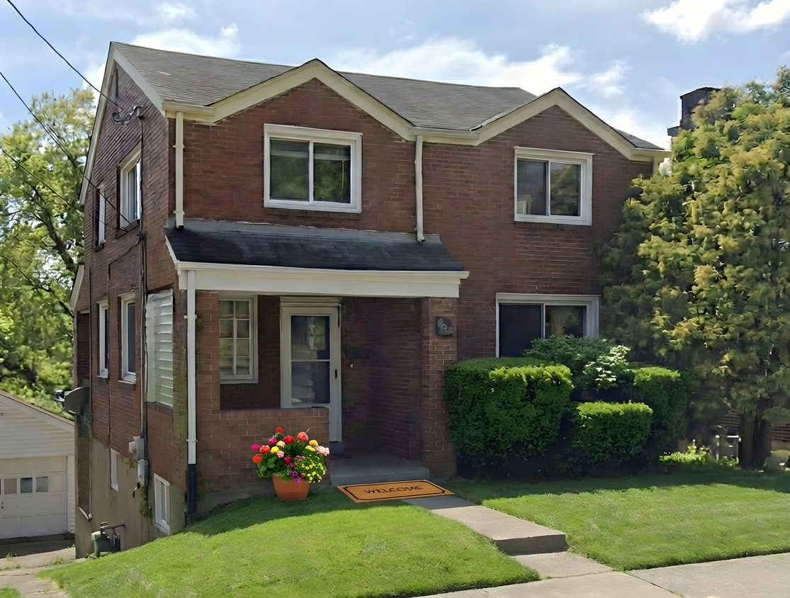 3 Bed/1 Bath Single Family Home in Clairton - 560 Wylie Ave. Clairton, PA 15025