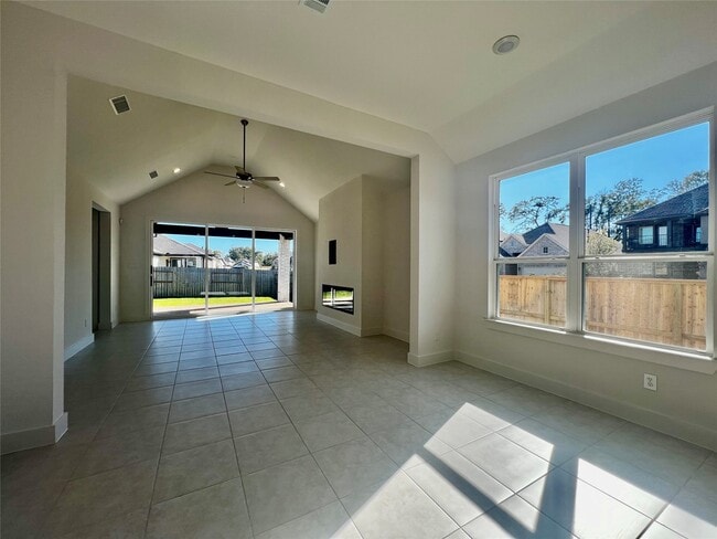 Foto del edificio - 10602 Blossom River Dr