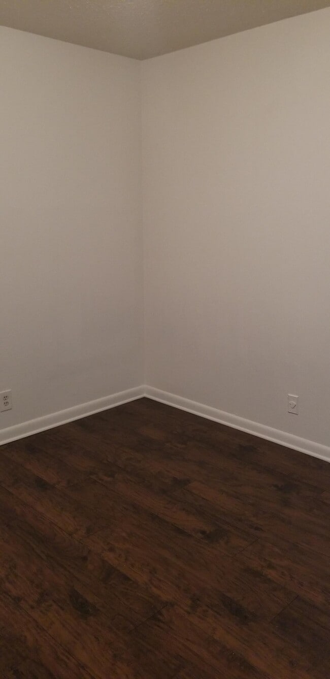 Building Photo - 104 Tuckahoe Square E